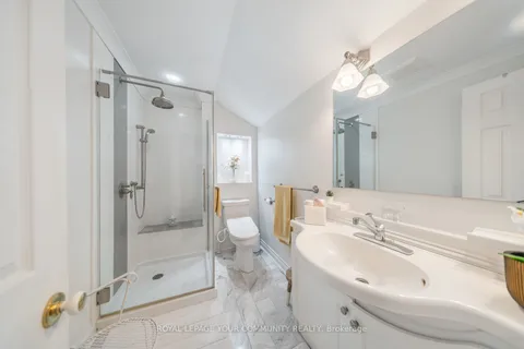 152 Confederation Street, ON L7G 4S8