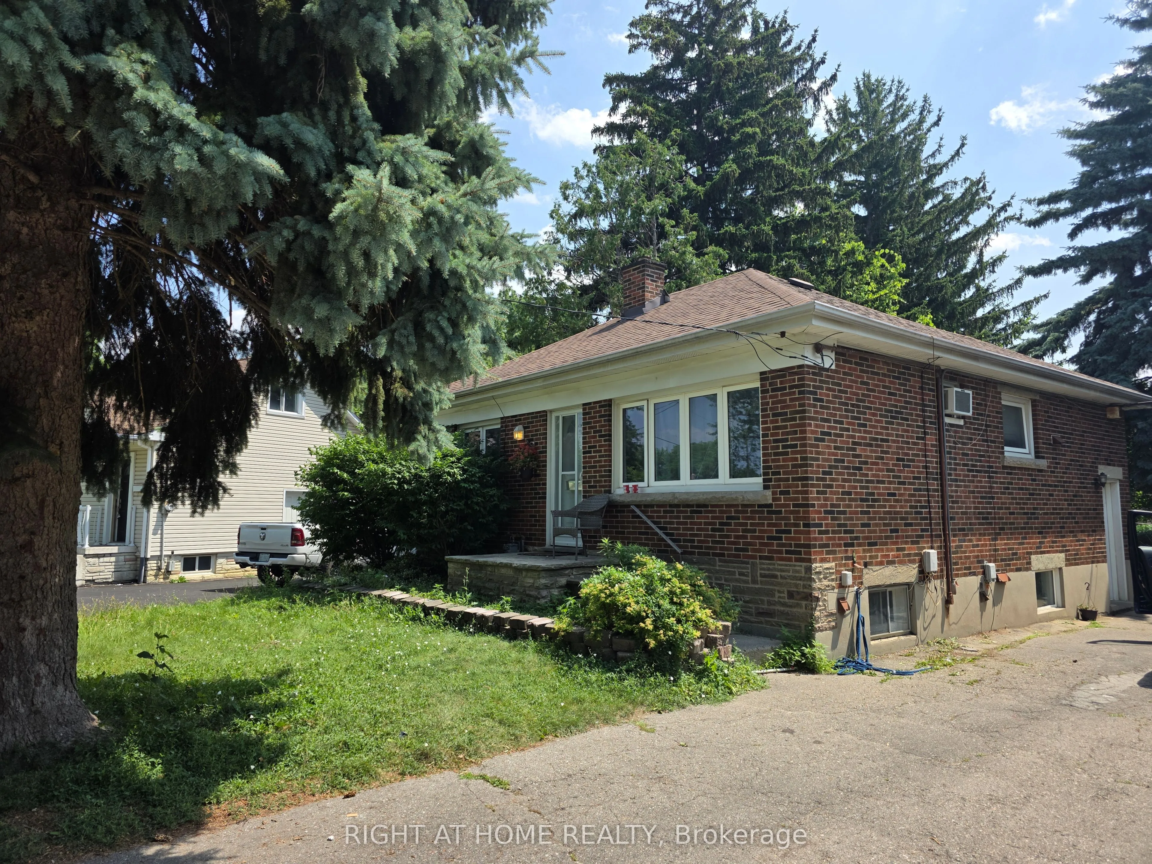 9 Rogers Road, ON L6X 1L7