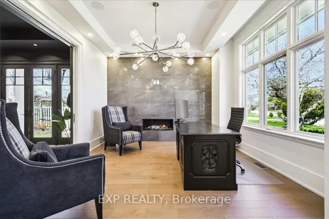 528 Wellington Crescent, ON L6L 4X5