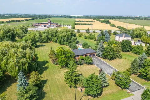 3 Grafton Crescent, ON L6T 3Z8