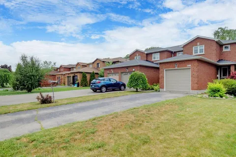 1366 Treeland Street, ON L7R 4P4