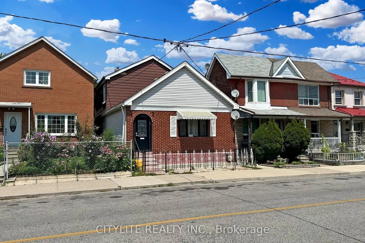 170 Lambton Avenue, ON M6N 2S9