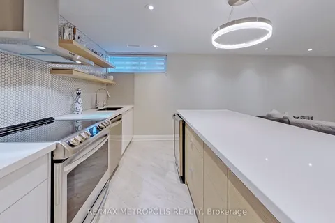 20 Knox Avenue, ON M9L 2M3