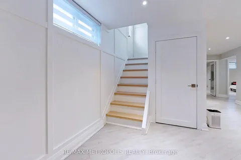 20 Knox Avenue, ON M9L 2M3