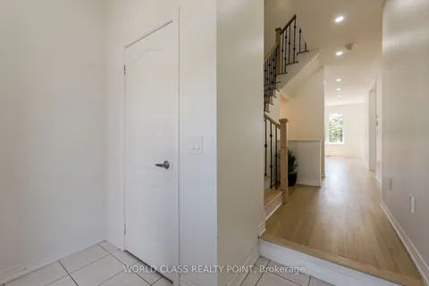 6 Davenfield Circle, ON L6P 2P7