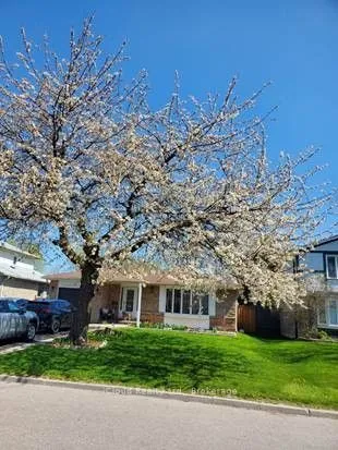 71 Grassington Crescent, ON L6S 1Z5