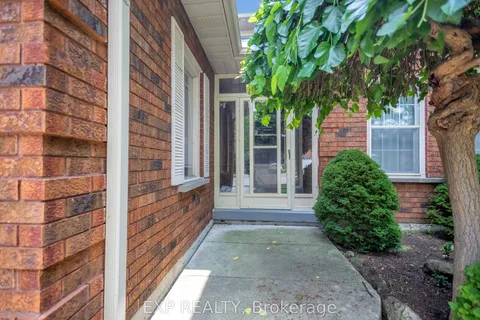 2138 The Chase N/A, ON L5M 3C8