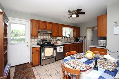 1543 Sandgate Crescent, ON L5J 2E3