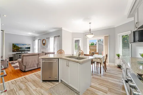 46 LAKEFIELD Road, ON L7A 1W6