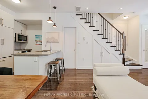 11 Powerhouse Street, ON M6H 4K4