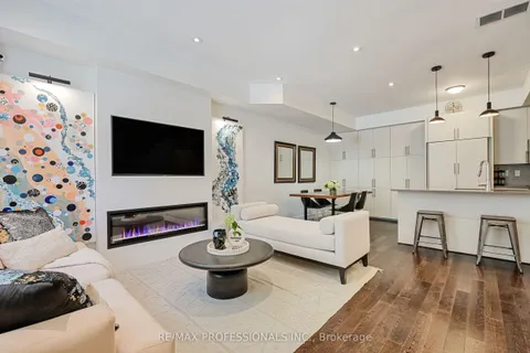 11 Powerhouse Street, ON M6H 4K4