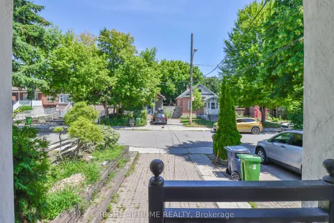 948 Runnymede Road, ON M6N 3W4