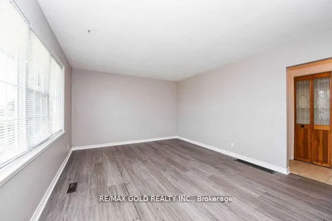 3657 Woodruff Crescent, ON L4T 1T8