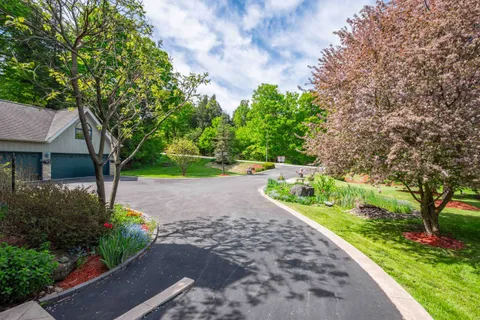 6 TURTLE LAKE Drive, ON L7J 2W7