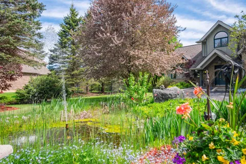 6 TURTLE LAKE Drive, ON L7J 2W7