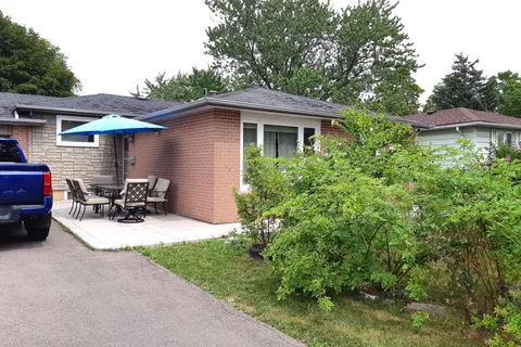 32 Dunblaine Crescent, ON L6T 3H2