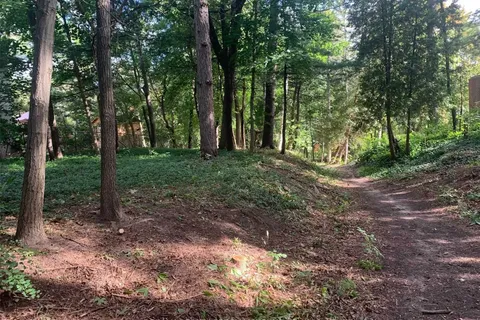 1385 Clarkson Road, ON L5J 2W6