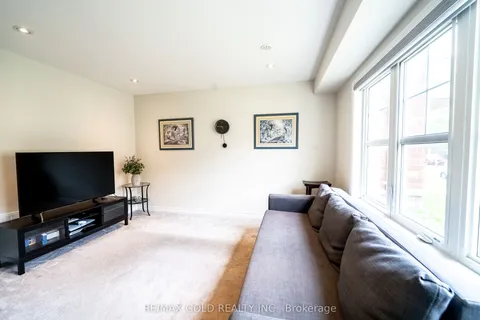 8 Metro Crescent, ON L7A 4P2