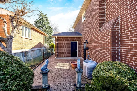 3441 Charmaine Heights, ON L5A 3C2