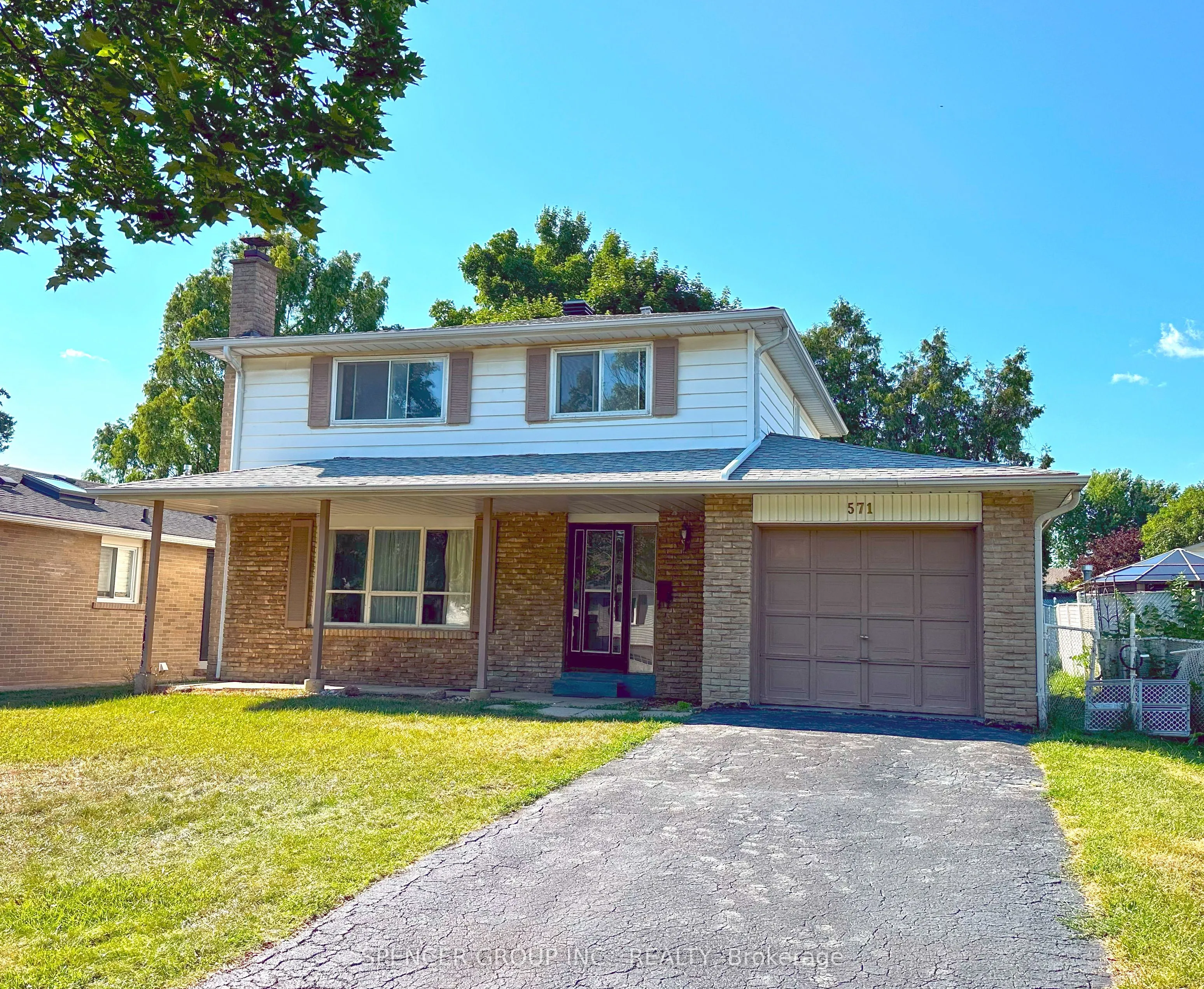 571 Minette Circle, ON L5A 3B9