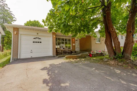 16 Drury Crescent, ON L6T 1L2