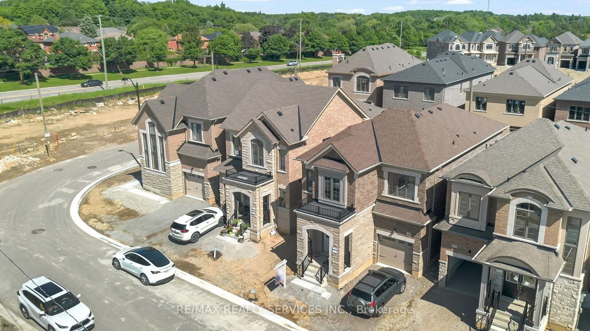 34 Sapwood Crescent, ON L6Z 1W5