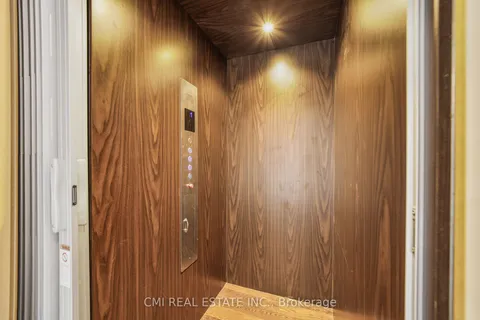 2122 Royal Gala Circle, ON L4Y 0H2