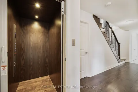 2122 Royal Gala Circle, ON L4Y 0H2