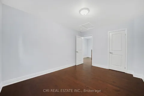 2122 Royal Gala Circle, ON L4Y 0H2