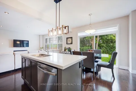 33 ASH HILL Avenue, ON L7C 4E8