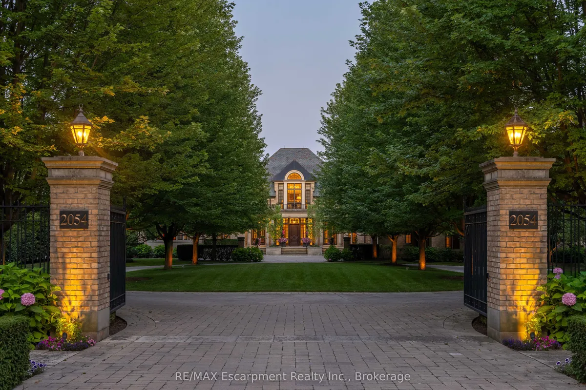 2054 Lakeshore Road, ON L6J 1M3