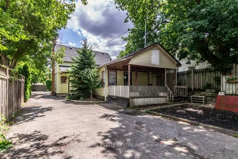 215-217 Queen Street, ON L9T 1K3