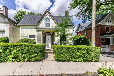 215-217 Queen Street, ON L9T 1K3