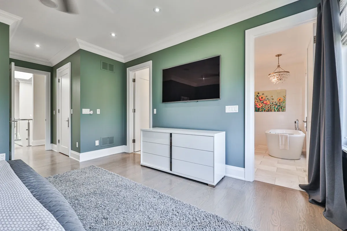 283 Jennings Crescent, ON L6L 1W3