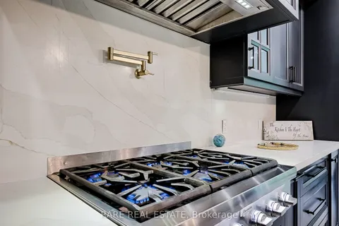 32 Bradfield Avenue, ON M8Z 2A3