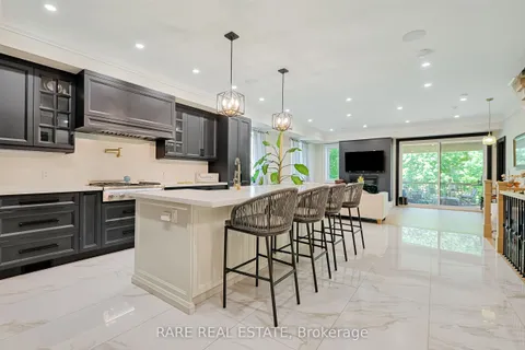 32 Bradfield Avenue, ON M8Z 2A3