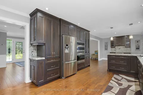 1480 Ballyclare Drive, ON L5C 1J5