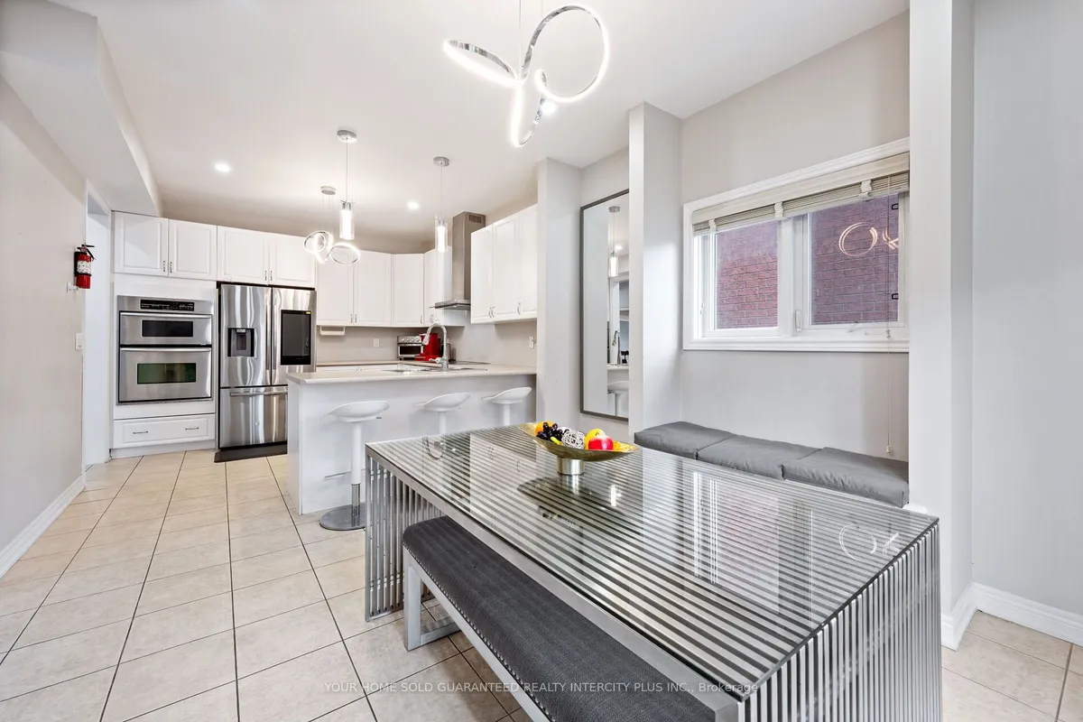 11 Darren Road, ON L6P 1Z6