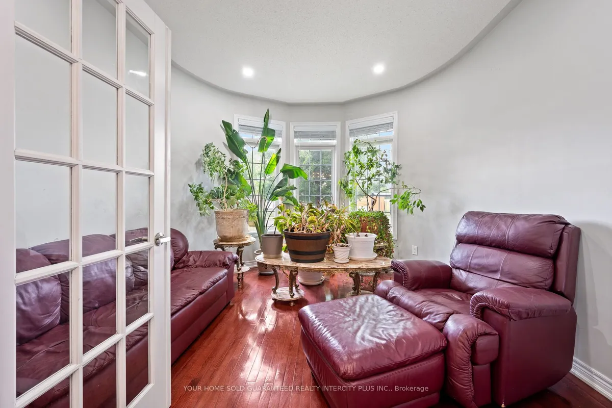 11 Darren Road, ON L6P 1Z6