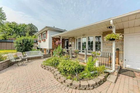 8 EASTON Place, ON L6T 2A7