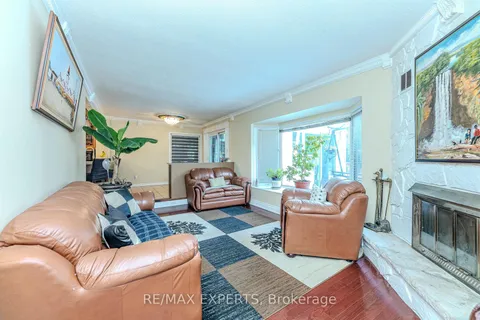 8 EASTON Place, ON L6T 2A7