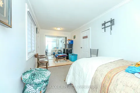 8 EASTON Place, ON L6T 2A7