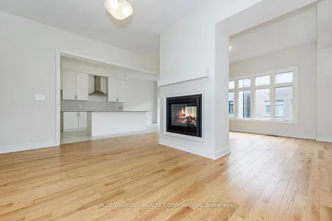 1366 LOON Lane, ON L6H 7Z8