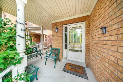 6926 Early Settler Row, ON L5W 1C1