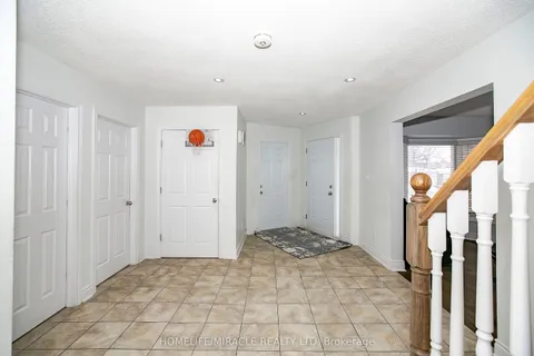 25 Oaklea Boulevard, ON L6Y 4H7