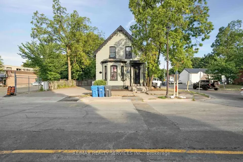 127 Queen Street, ON L6Y 1M3