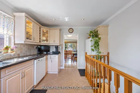 31 Chartwell Road, ON M8Z 4E9