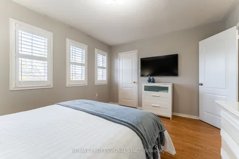 96 Lake Louise Drive, ON L6X 4Y6