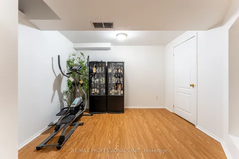 96 Lake Louise Drive, ON L6X 4Y6