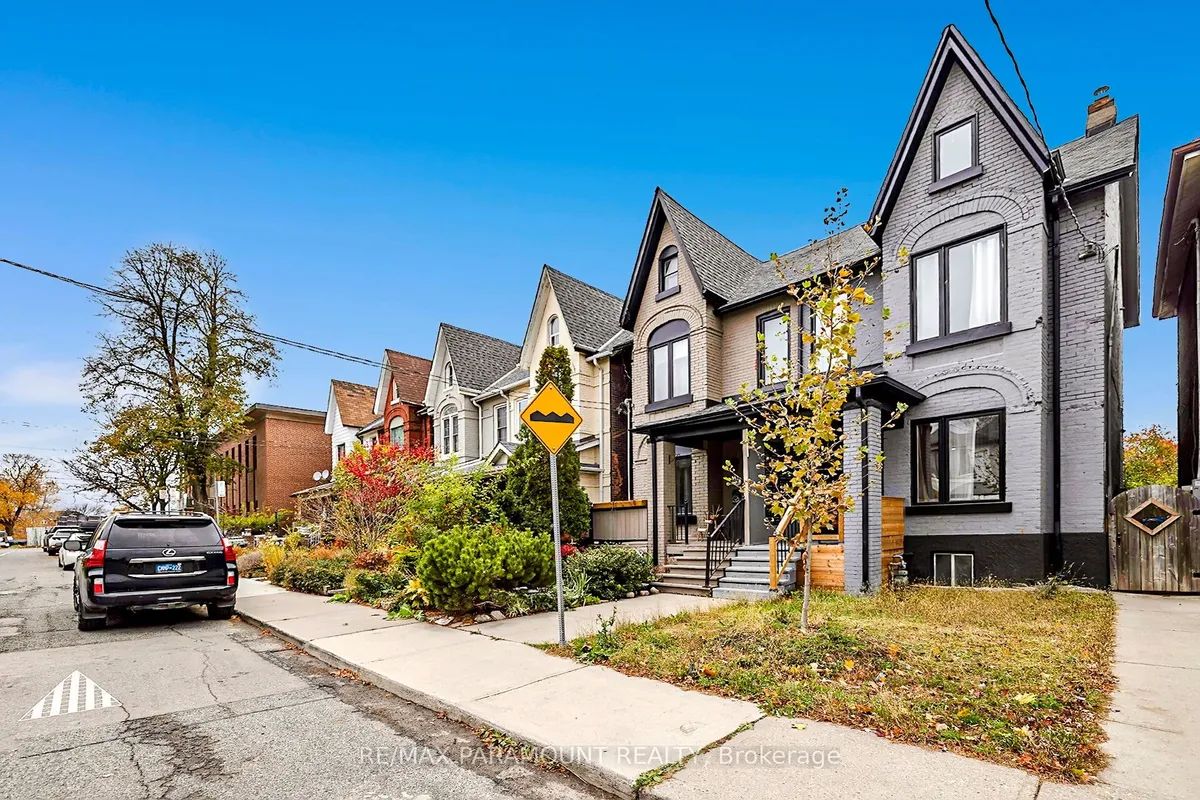 121 Mulock Avenue, ON M6N 3C5